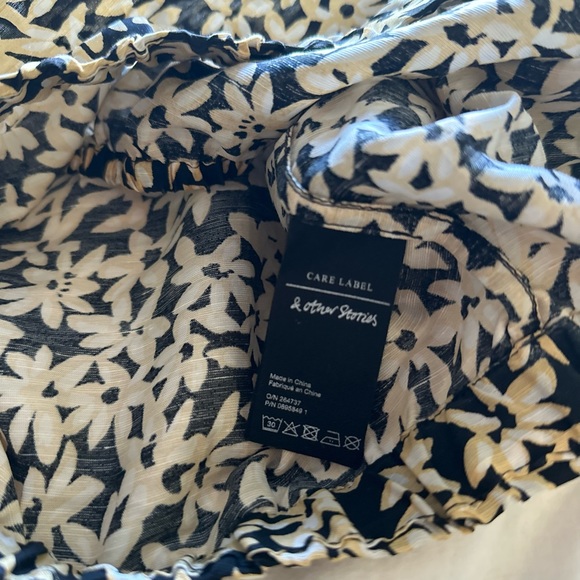 & Other Stories Women’s Yellow Floral Printed Puff Sleeve Crop Top Size Medium - Picture 6 of 8